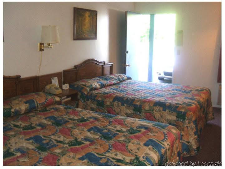 Scottish Inns Motel - Osage Beach Phòng bức ảnh